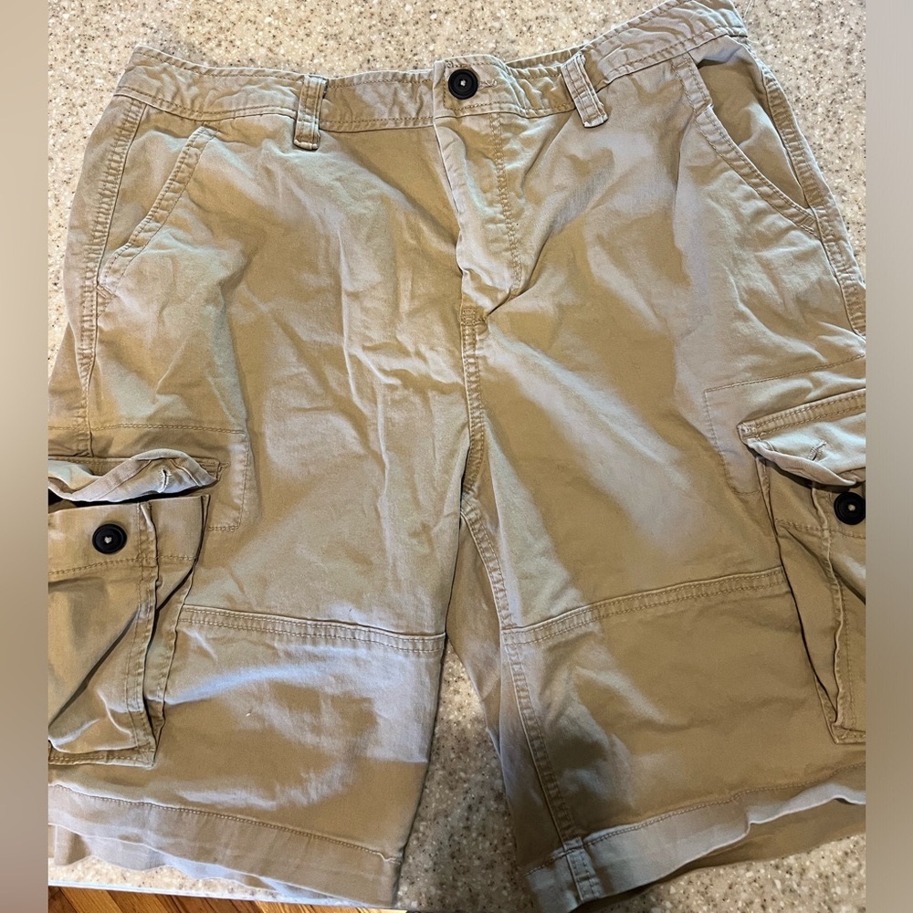 Aeropostale Men’s Khaki Cargo Shorts